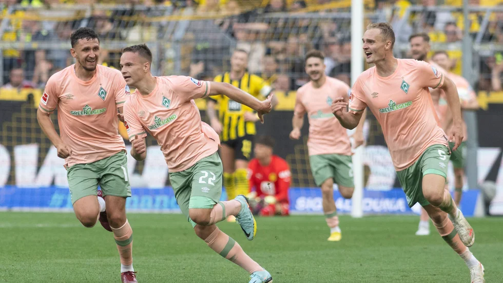 Werder Bremen stod för en makalös vändning i bortamatchen mot Borussia Dortmund.