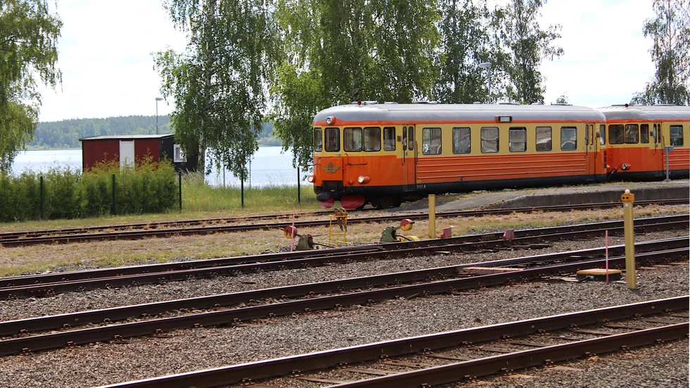 Utöver extratågen går ordinarie tåg på lördagar i september, två turer om dagen samt chartrade tåg för gruppresor.