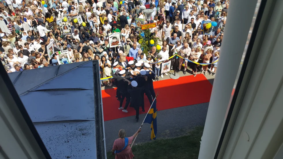 Polisen rapporterade en förhållandevis lugn natt efter studenternas utspring.
