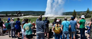 Långa köer när Yellowstone öppnade igen