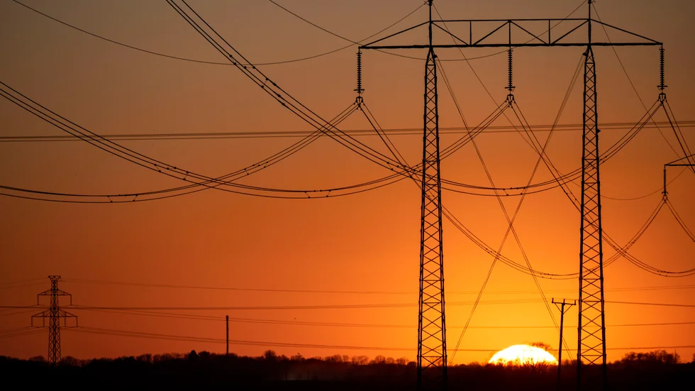 "Hur kunde man starta upp alla projekt för elektrifiering av Sverige innan utbyggnad av elöverföring med mera var säkrad", undrar insändarskribenten. Arkivfoto
