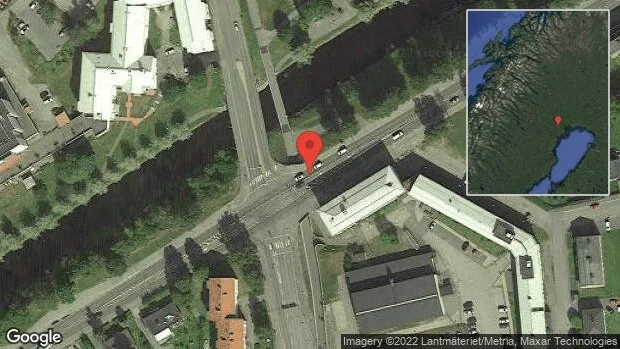 Fordon stillastående på väg 97