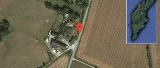 Brinnande fordon stoppar trafiken på väg 713