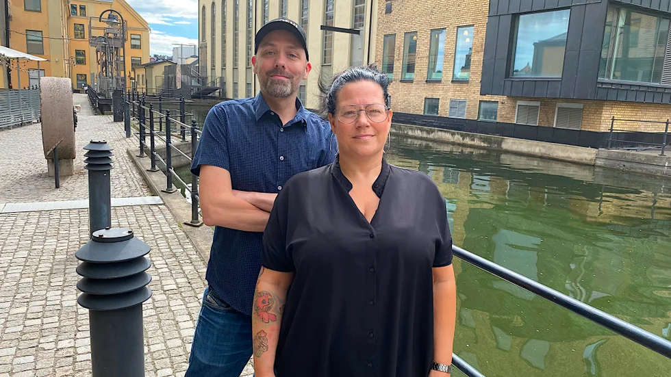 Nicklas Lundström och Sara Perlman är två av de V-ledamöter som undertecknat dagens debattartikel. 