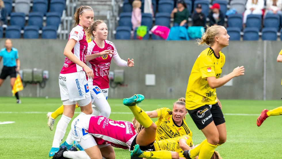 Uppsala fotboll slog Gusk med 2-0 på Studenternas.