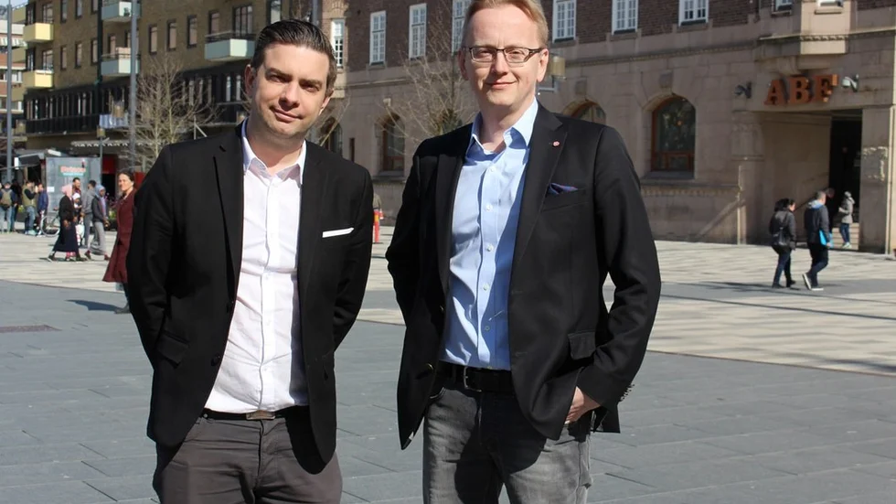 Jimmy Jansson (S), kommunstyrelsens ordförande i Eskilstuna och Fredrik Olovsson (S), ordförande i riksdagens finansutskott.