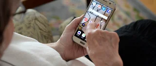 Biblioteket hjälper äldre in i den digitala världen
