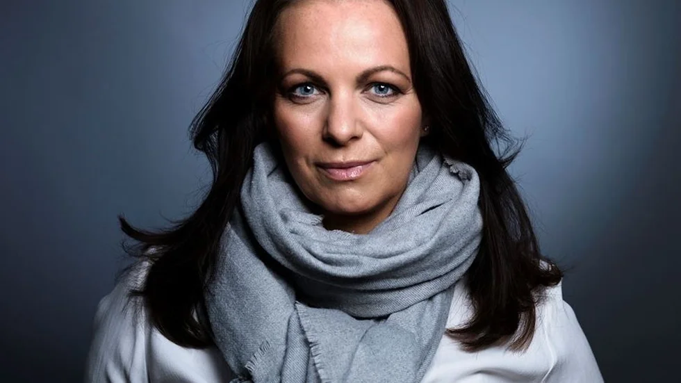 Katarina Wennstam har skrivit en bok i fickformat som vägleder till jämställdhet.