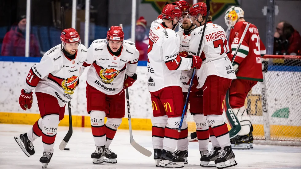 Almtuna möter Karlskoga borta under fredagen.