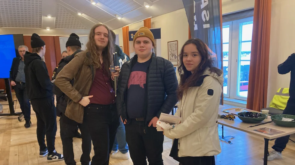 Victor Everett, Alfred Alamaa och Lina Heikkinen tycker att mässan är bra. "Kul att se att det finns ett hyfsat stort utbud av olika jobb i Kalix" säger Alfred Alamaa.