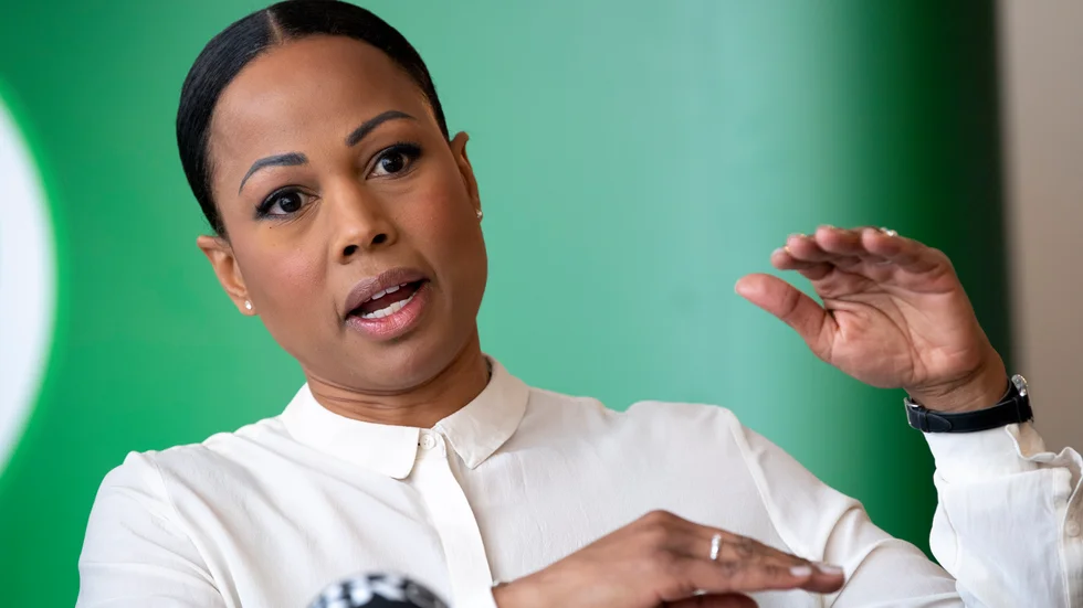 Alice Bah Kuhnke är europaparlamentariker och Miljöpartiets förstanamn i det stundande valet.