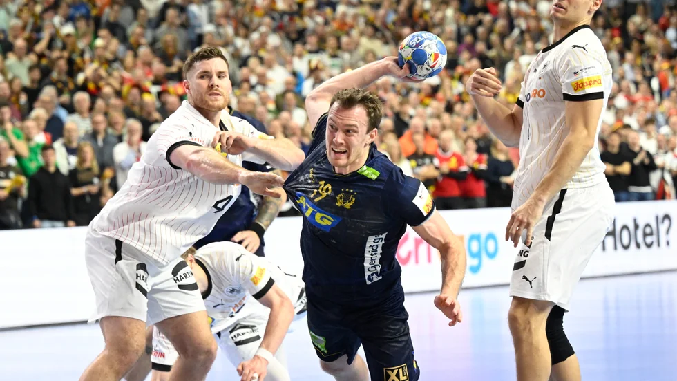 Felix Claar och lagkamraterna i landslaget slog Tyskland – precis som i EM-bronsmatchen – i en träningslandskamp i Växjö. Arkivbild.