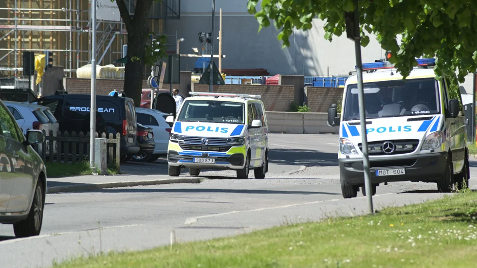 Flera polispatruller har synts till i Hejdegården under tisdagen.