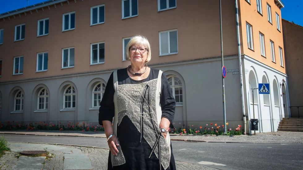 Eva Andersson, hembygdsföreningens ordförande är orolig över vad som ska hända gamla polishuset när nu Nyköpings kommun försöker sälja det.  