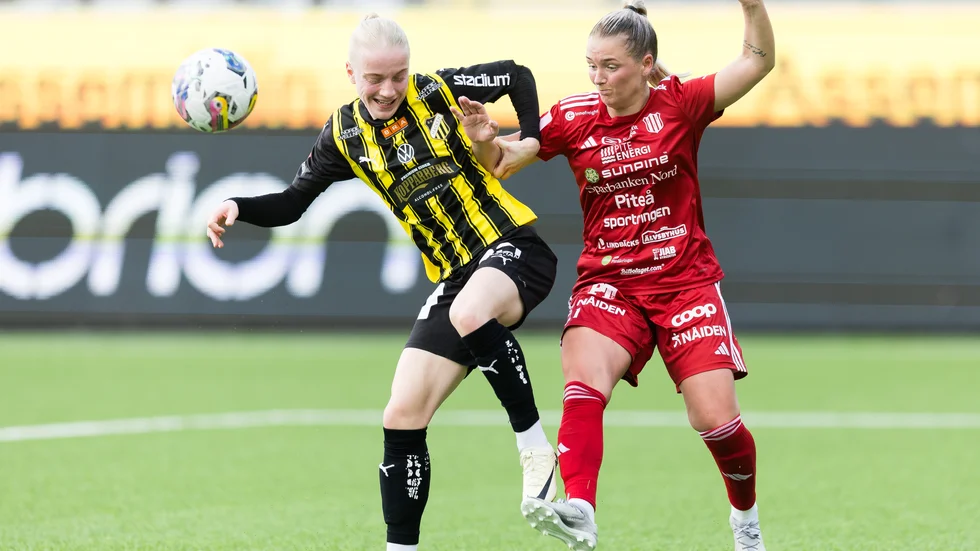 Anna Sandberg och Ronja Aronsson i duell.