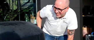 Mathias tröttnade på kakor och strumpor – gör pizzasuccé