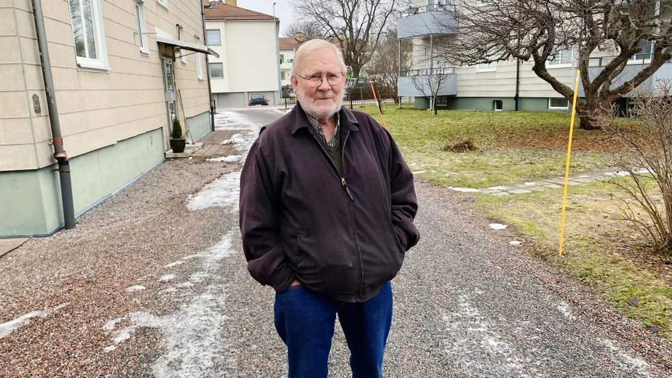 Jörgen Ericson bor i Almtuna. Almtunas gräns i norr är Hjalmar Brantingsgatan. Mot stan går det egentligen ända till Vaksalaskolan, enligt Jörgen Ericson.