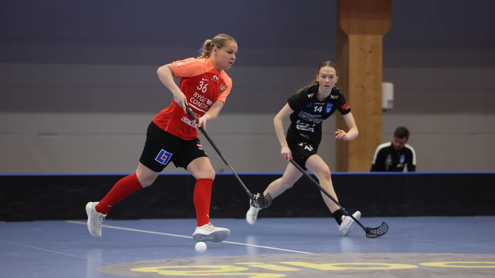 Ljunggren står noterad för 51 poäng (34+17) på 21 matcher. Med det är leder hon hela seriens poängliga.