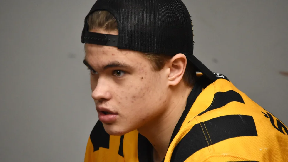 Viggo Nordlund stod för ett hattrick när Skellefteå AIK skaffade sig matchboll mot AIK i åttondelsfinalen.