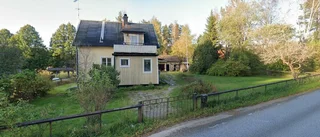 35-åring ny ägare till äldre hus i Hallstavik - prislappen: 950 000 kronor