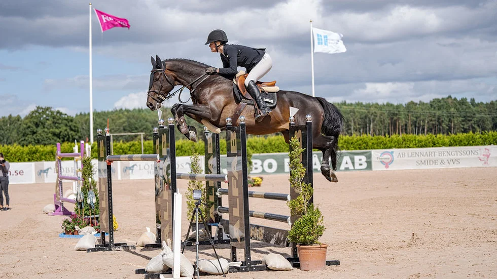Piteå Ridklubbs Clara Marklund och E´meraude Lux N vann SM-brons bland young riders i helgen. 