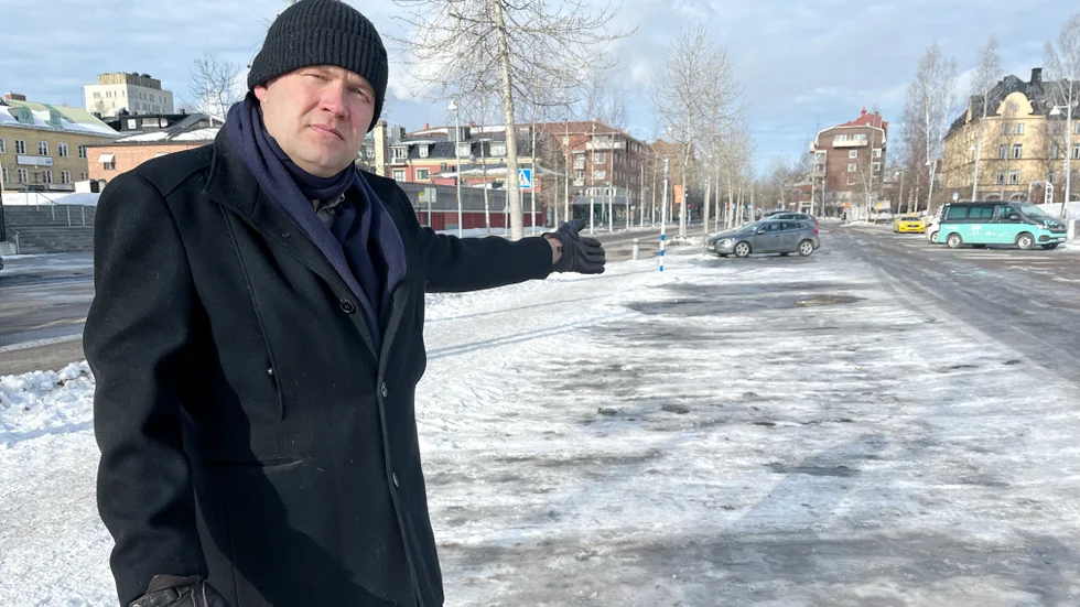 Munksund 5 ska placeras på en mindre kulle på Kyrkparkeringen mitt emot Stadsberget. "I april kommer markarbetena att påbörjas", säger Micael Kemi, chef för gatuavdelningen.