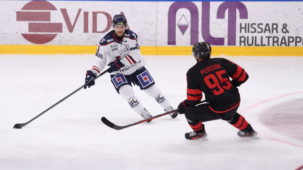 Linus Hultström fick mycket istid i Oscar Fantenbergs frånvaro. 