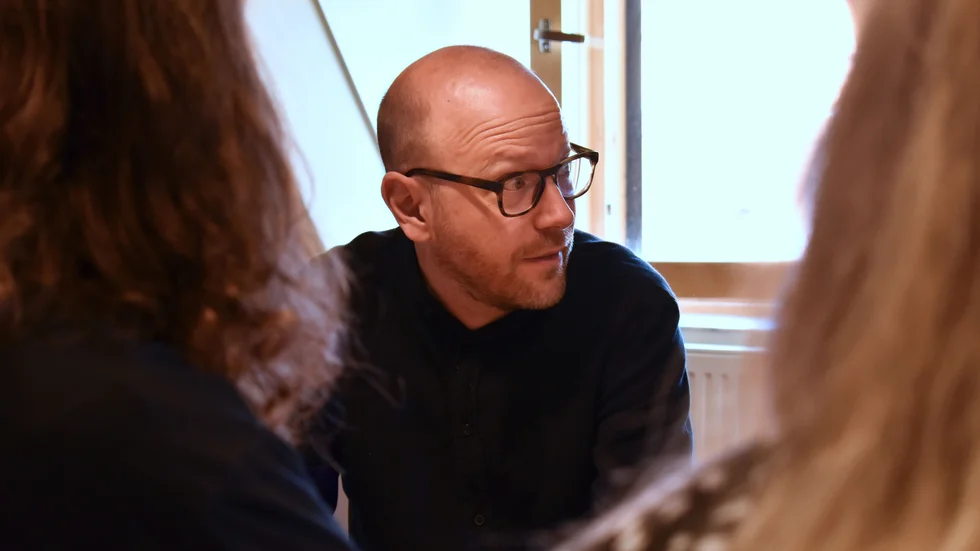 ”Både vi och arbetet blir lidande”, säger Erik Nyström, fackligt ombud för SSR och socialsekreterare på IFO, om sjuka-hussituationen på arbetsplatsen. 