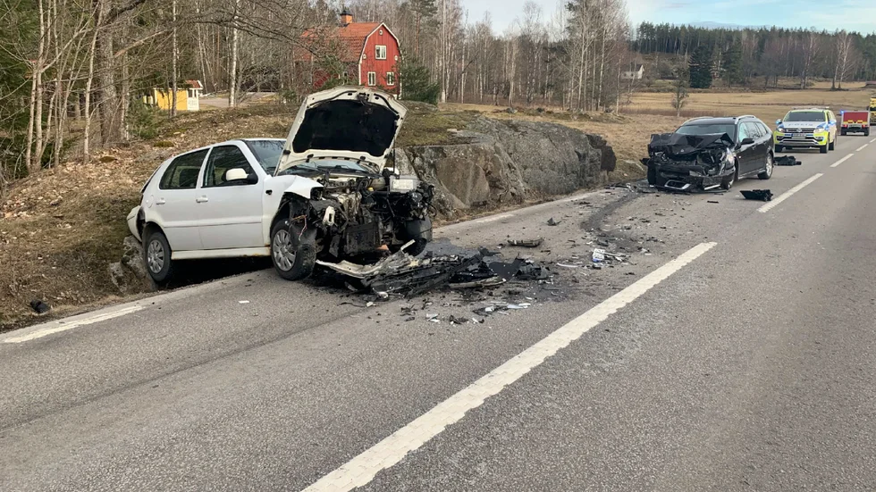 19-åringen påbörjade en omkörning vid ett backkrön, vilket ledde till att frontalkrock inträffade. (Bilden är hämtad ur förundersökningen.)