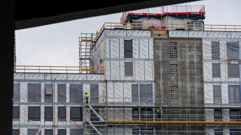 Problem. Byggsektorn hör till de områden som drabbas hårdast av regelkrångel. 