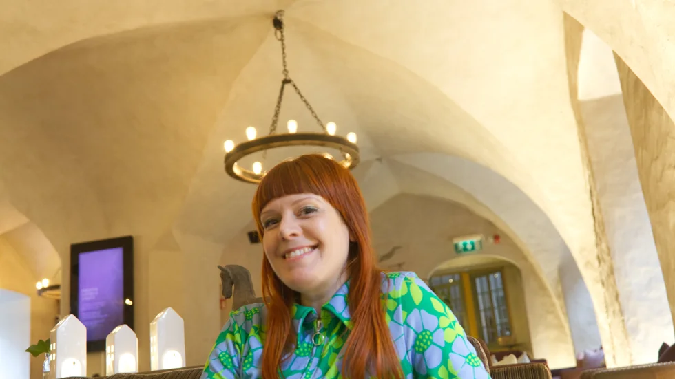 Författaren Marie Lok Björk har skrivit romanen "Jag vill riva upp himmel och Jord" om journalisten och sexualupplysaren Elsie Ottesen Jensens liv.