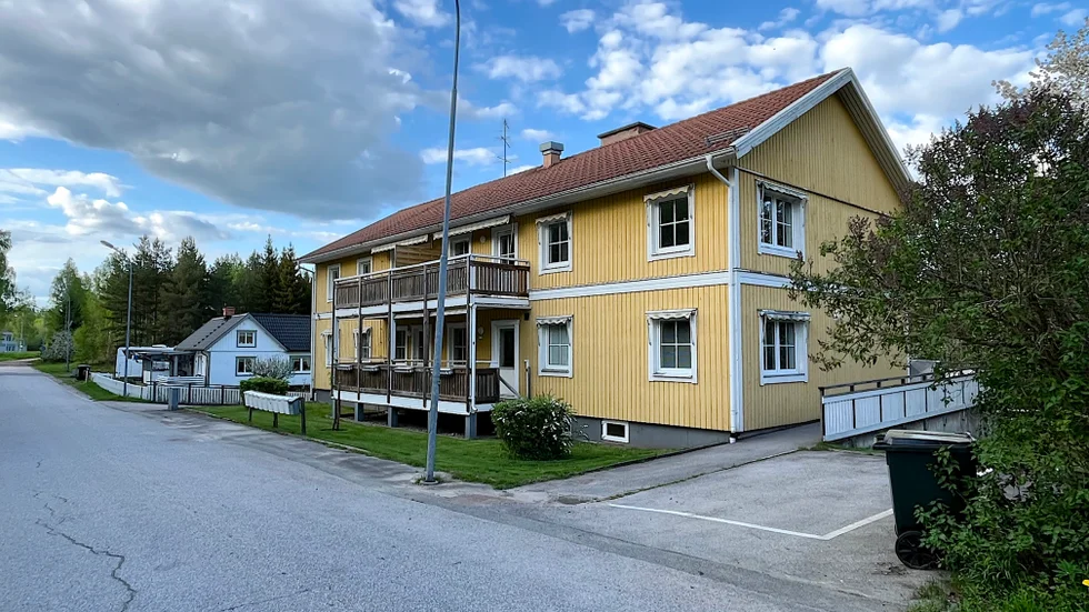 Hagagården kommer att ligga i den här byggnaden på Rödmossavägen i Virserum. Verksamhetsledaren Ann-Charlotte Sandvik räknar med att komma igång i höst efter uppfräschning av lokalerna, som har plats för nio boende.