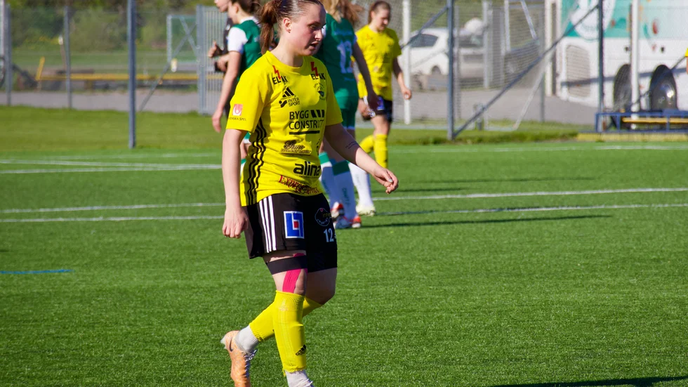 Jennifer Sjösten åker långt för att få spela med Gusk.