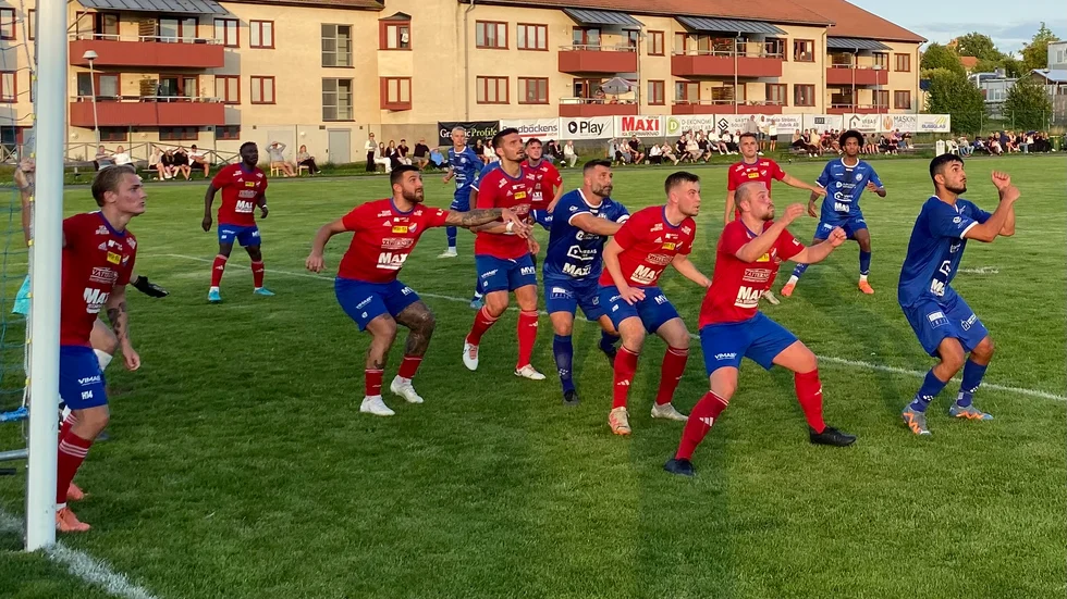 LSW vann derbyt mot Borens IK i den sköna sommarkvällen på torsdagen. 2-0 efter drömmål av Oscar Knutsson.