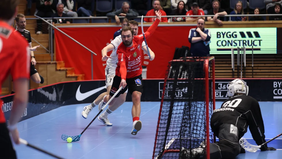 Centern Filip Björk har utgående kontrakt. Men Storvreta ser ut att få behålla 25-åringen som snart kommer skriva på ett nytt kontrakt.