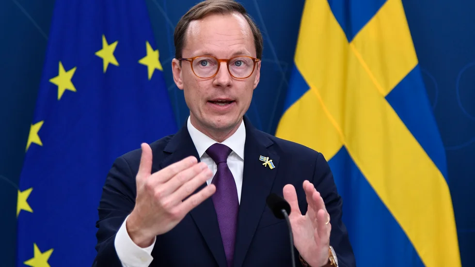 Högskola. Utbildningsminister Mats Persson går till attack mot kurser i ölbryggning.