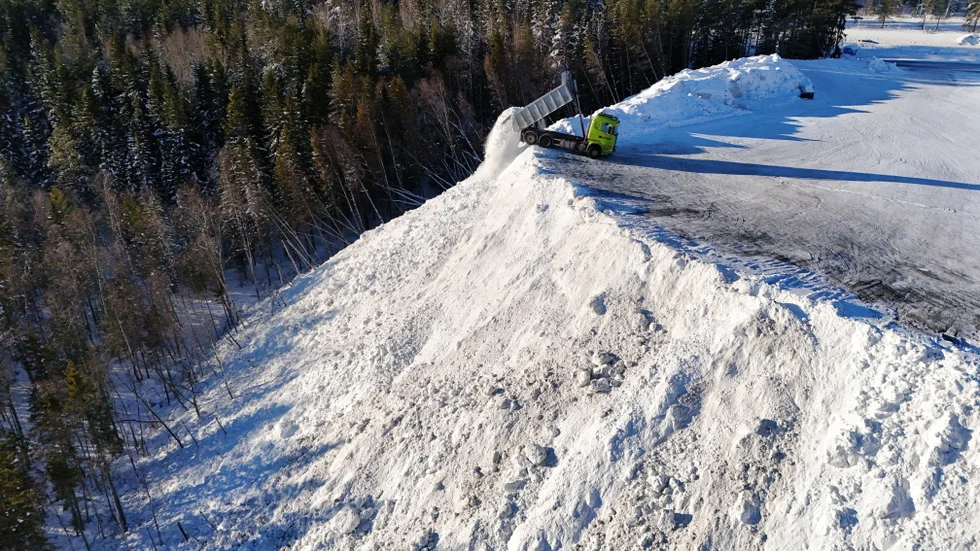 Snön borde köras till Porsöns snötipp, menar insändarskribenten.