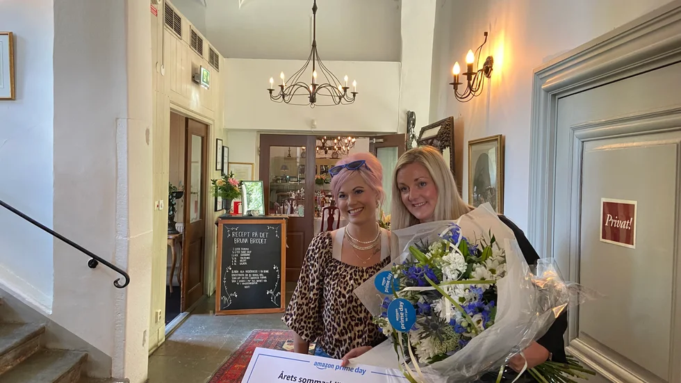 Melinda Jacobs delade ut pris till en chockad och rörd Matilda Milton, under vad som skulle vara en helt vanlig jobbeftermiddag.