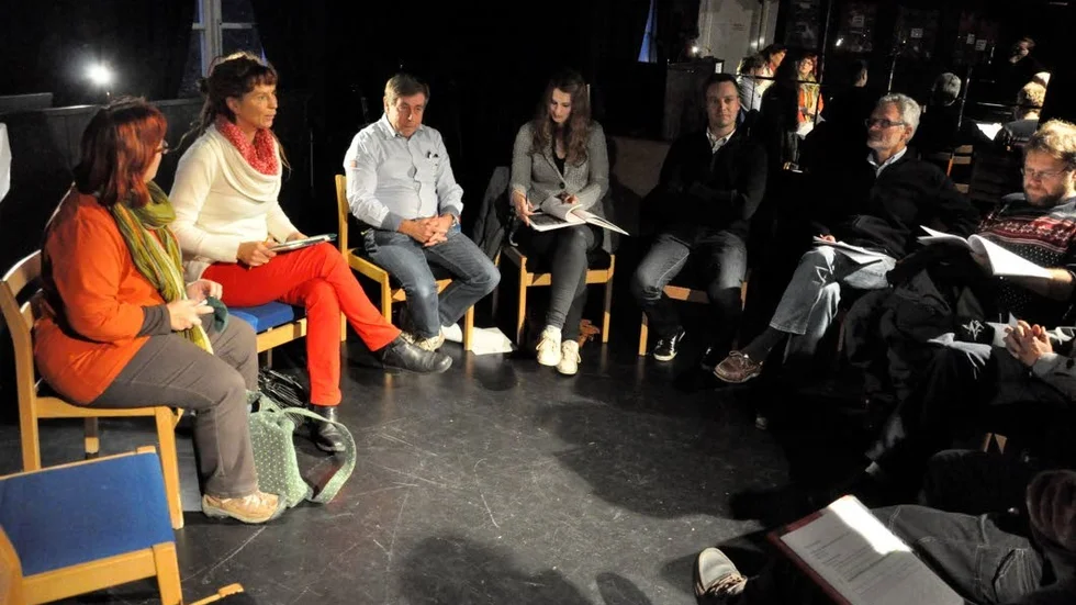 Dialog. Helena Edman (i rött) presenterade ortens syn på vad de vill ska hända med den tätortsnära skogsmarken.