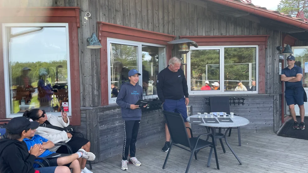 13-årige Fred Åberg har redan hunnit med att hålla några segertal efter golftävlingar. I helgen väntar final i Teen Cup i Örebro.