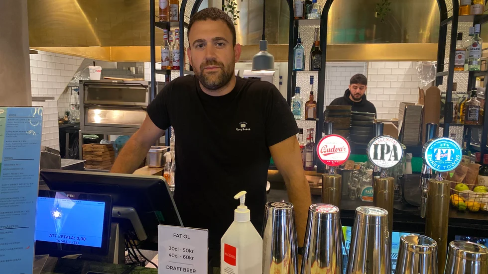 David Zeren säger att det varit stört omöjligt att få tag i en restaurangchef till Holy Kebab. Nu tvingas de stänga på grund av akut personalbrist.