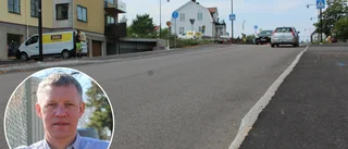 Kommunens svar om de vassa kantstenarna i Gamleby • "Grundorsaken verkar vara att man inte anpassat körningen"