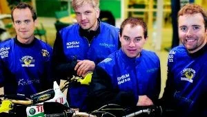 Tävlade på Gotland. Glada WMSK-förare innan avfärden till Gotland Grand National, från vänster Per Leander, Niclas Ådermark, Christian Petersson och Roger Bergh. Alla gjorde bra ifrån sig i tävlingen. FOTO: ILKKA RANTA