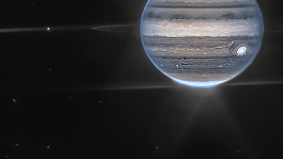 Fotot på Jupiter är taget av James Webb-teleskopet den 27 juli och har färglagts i efterhand.