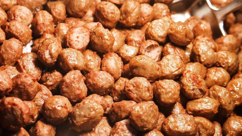 Bakterien upptäcktes i samband med en rutinkontroll. Köttbullarna på bilden har ingen koppling till artikeln.