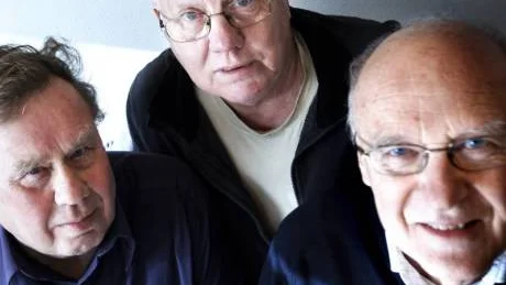 Socialnämndens planer om att lägga ned äldreboendet Dalsgården kommer att skapa ytterligare platsbrist i framtiden. Det menar Ove Gustavsson, Björn Liljeqvist och Sivert Johansson, verksamma vid PRO respektive SPF. Foto: lisa Olaison
