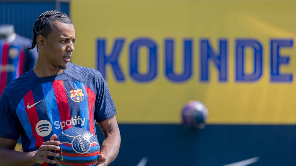 Jules Koundé har ännu inte kunnat registreras för sin nya klubb. Arkivbild.