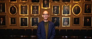 Han är Uppsalabon som ska ringa Nobelpristagarna • Så är det att vara ständig sekreterare
