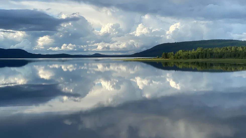 Mäktig vy. Janne Matsson visar med sin bild hur storslaget det kan vara i Storsund, Lansjärv.