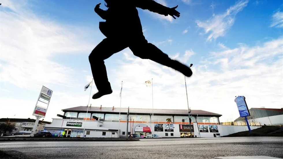 Så här glad kan man tänka sig att många barn blir när de får veta att Västerviks första lekland ska öppna nästa år på ovanvåningen på adressen Allén 61. Byggnadsarean är över 1000 kvadratmeter.